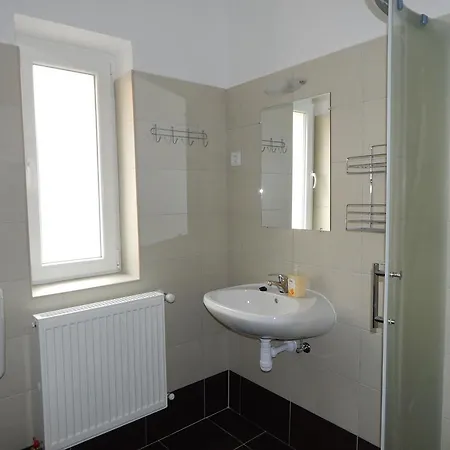 Gronay Apartmenthouse Eger