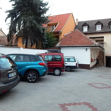 Apartment Gronay Apartmenthouse Eger