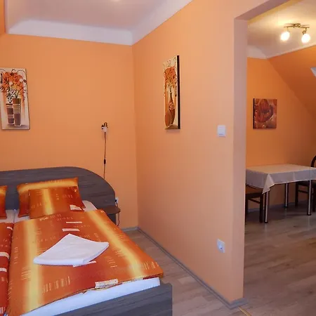 Gronay Apartmenthouse Eger