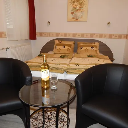 Apartment Gronay Apartmenthouse Eger
